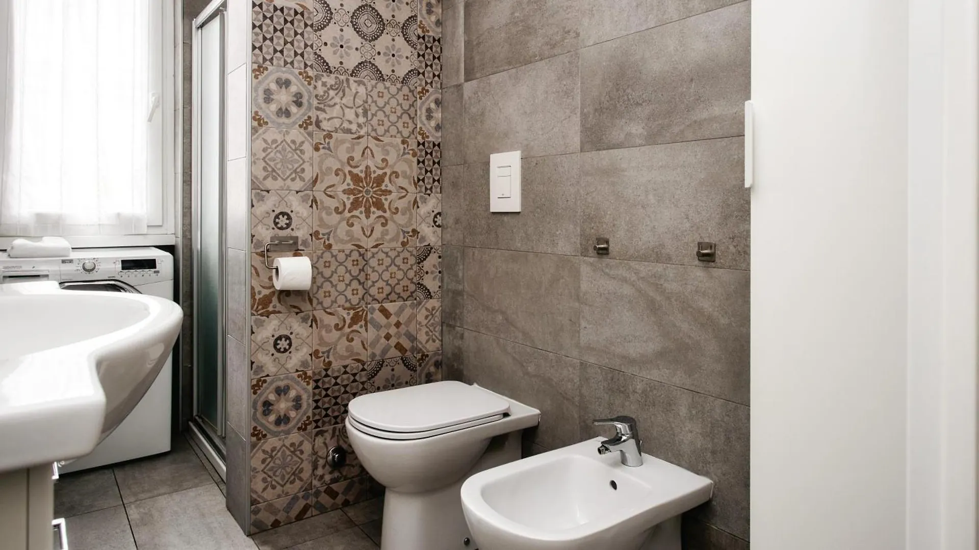 Lägenhet Ideal Rent - Albertinelli 9 Milano Italien