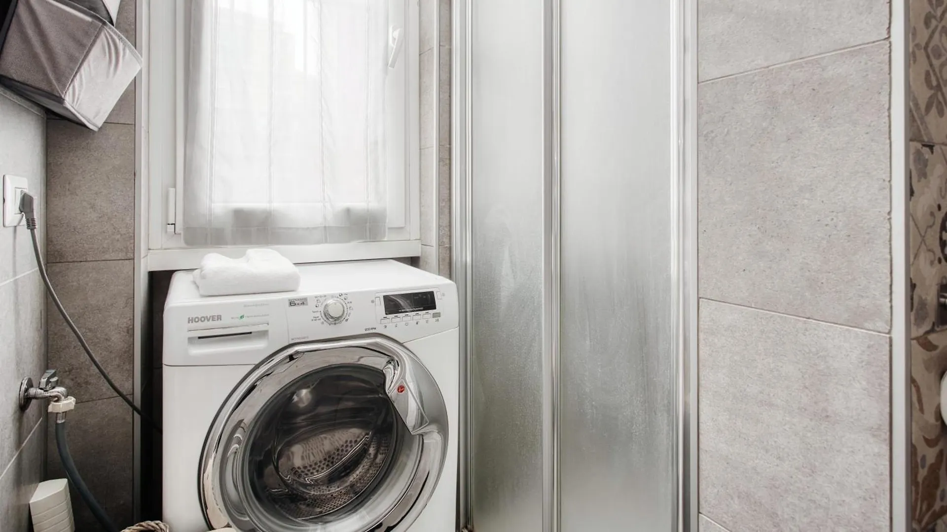 Lägenhet Ideal Rent - Albertinelli 9 Milano Italien